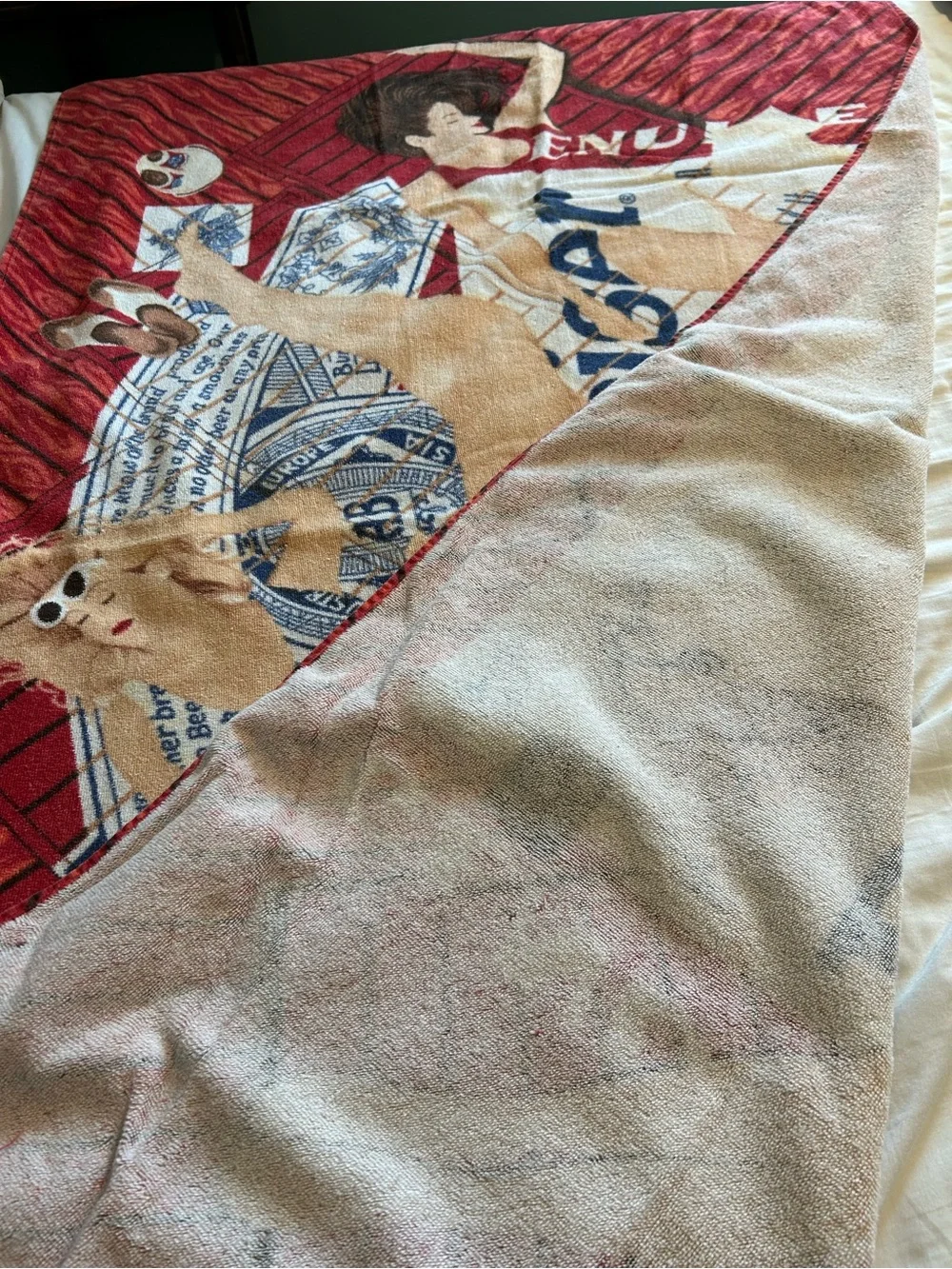 VTG 1980’s Budweiser beach towel featuring a graphic of 